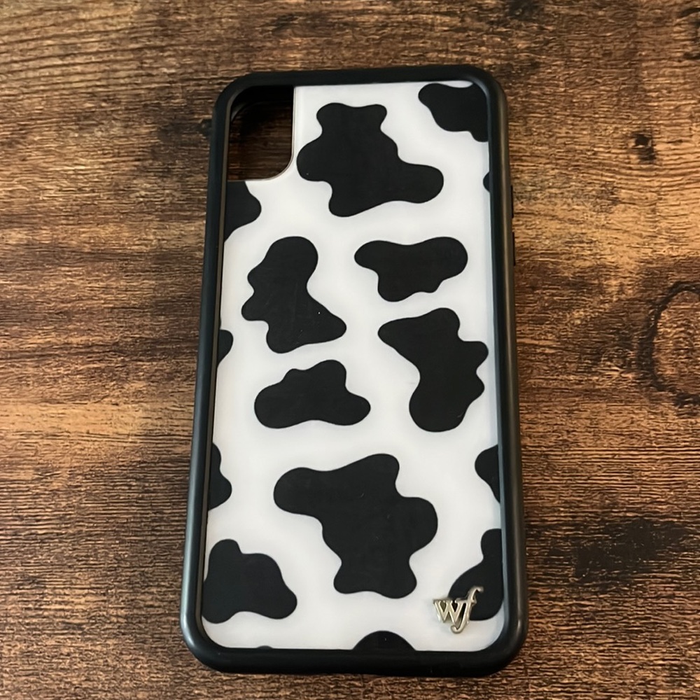iphone xr phone case! barely used